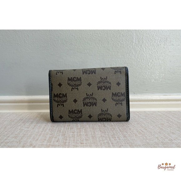 Authentic MCM Monogram 6 Key Holder Wallet - Picture 3 of 12